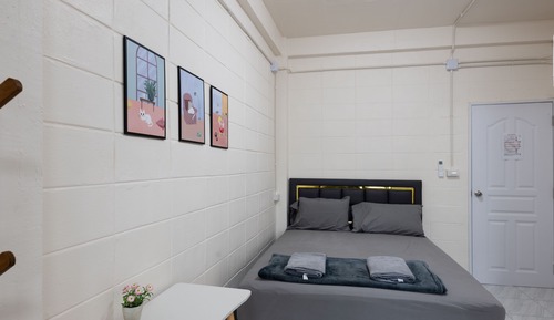 Standard Apartment, 203