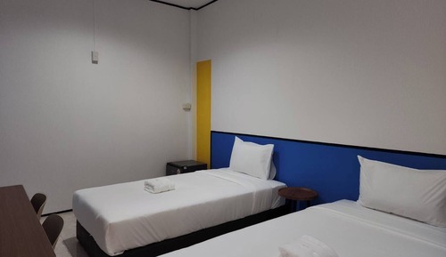 Twin Room, 2 Twin Beds, Private Bathroom