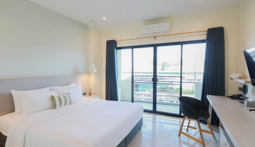 Superior Studio, 1 King Bed