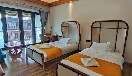 Deluxe Double Room, Garden View