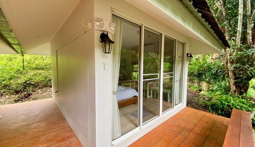 Classic House, 1 King Bed, Non Smoking, Garden View