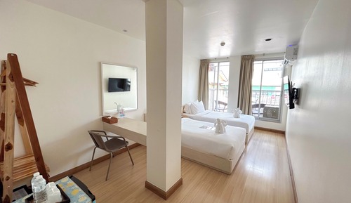 Deluxe Twin Balcony - Premium
