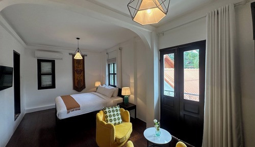 Suite, Balcony
