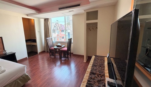 Room, 2 Bedrooms