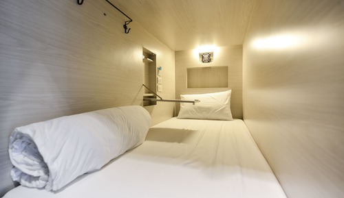 SINGLE BED CUBE FRONT ENTRY