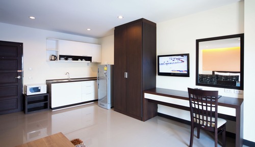 Deluxe Double With Pantry