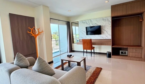 Deluxe Triple Room