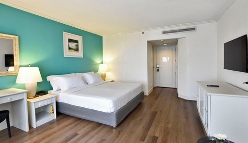 Superior Double Room, City View