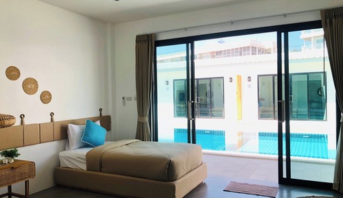 Deluxe Pool Access (2 Persons)