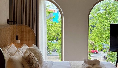 Deluxe Suite, City View