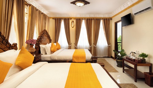 Premier Twin Room, City View