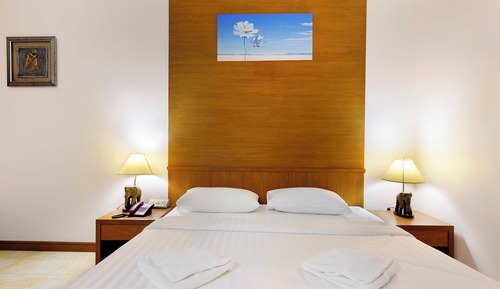 Deluxe King Room
