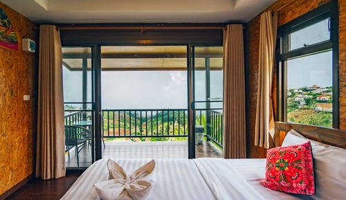 Superior Room, 1 King Bed, Private Bathroom