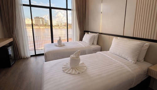 Superior Twin Room, River View