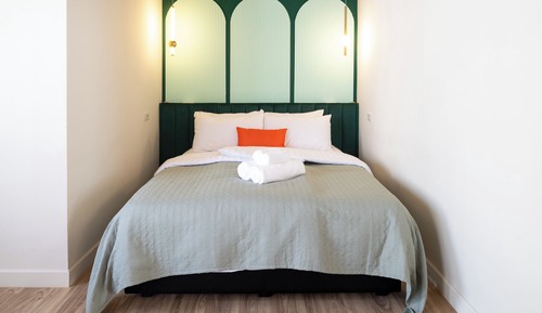 Deluxe Studio, 1 Bedroom, Kitchenette, Courtyard View
