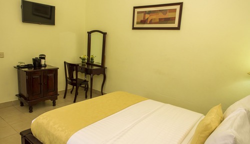 Standard Queen Room