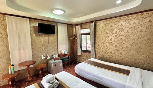 Superior Twin Room (Pool Access)