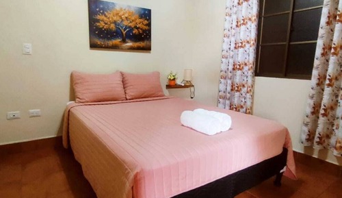 Deluxe Room, 1 Queen Bed, Air conditioning