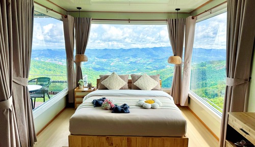 Deluxe Cabin, Hill View