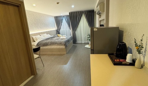 Deluxe Studio, 1 King Bed with Sofa bed, Non Smoking, City View