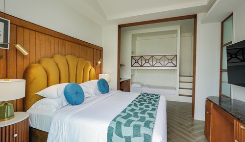 Family Lagoon Villa (Free Drop-off Airport Transfer)