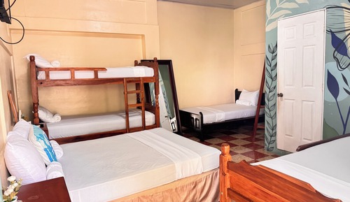 Comfort Room, Multiple Beds