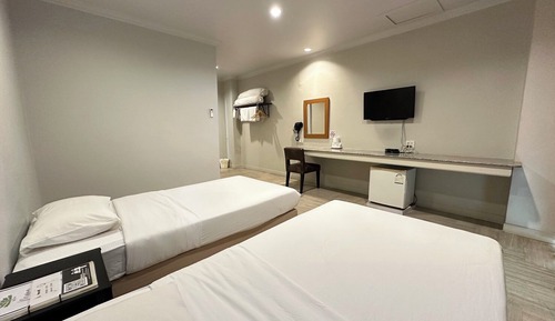 Basic Twin Room, City View