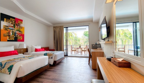 Deluxe Twin with Pool View
