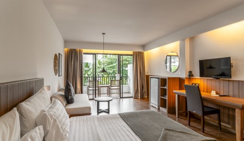 Grand Room, Pool View (Deluxe)