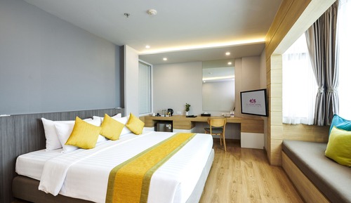 Deluxe Room, 1 King Bed (35 Square Metres)