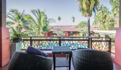 Deluxe Pool View Triple