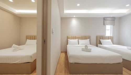Junior Suite Family Room