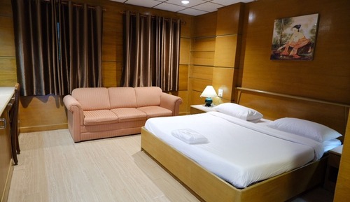 Grand Deluxe Room