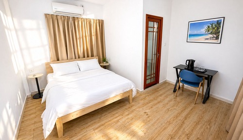 Classic Double Room, 1 Queen Bed, Private Bathroom