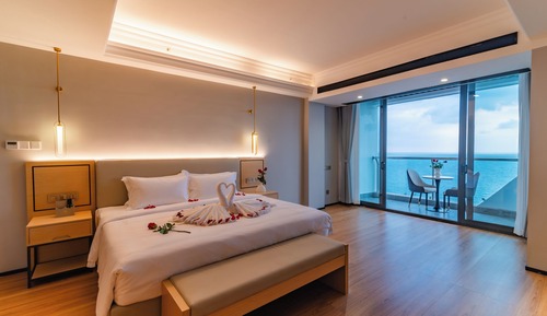 Junior Suite, Balcony, City View