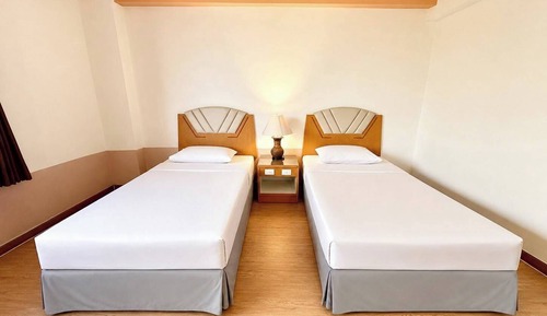 Standard Twin Room, City View