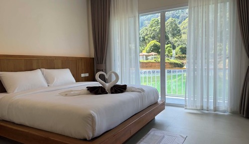 Deluxe Room, Balcony, Mountain View