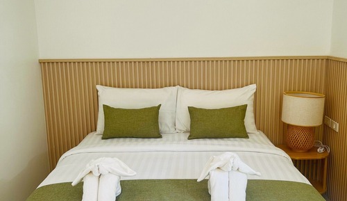 Standard Queen Room