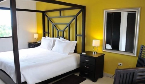 Comfort Room, 2 Bedrooms, Courtyard View