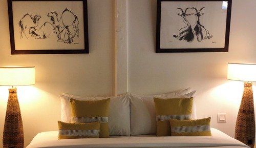 King Suite with Garden View (Yellow Suite)