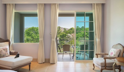 Deluxe Room, Pool View