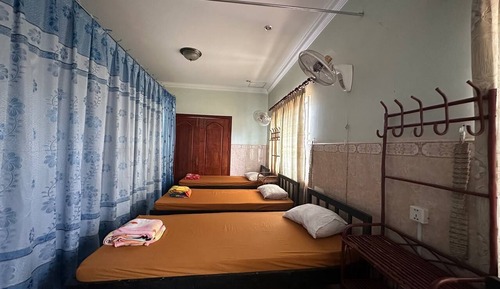 Economy Room, Mixed Dorm, Garden View