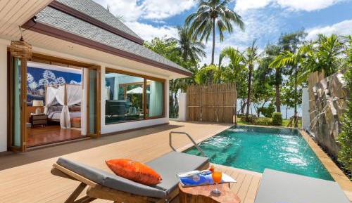 Beachfront Pool Villa