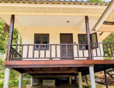 Bungalow with Sea View