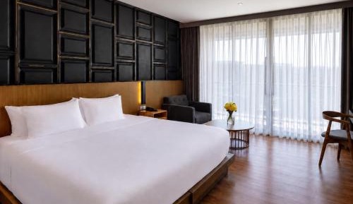 Deluxe King Room - Non-Smoking
