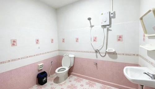 6-Bed Mixed Dormitory Room