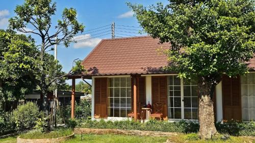 Family Room with Garden View
