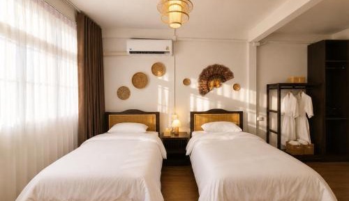 Twin Room with Shared Bathroom