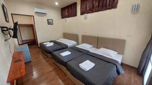 Quadruple Room with Terrace