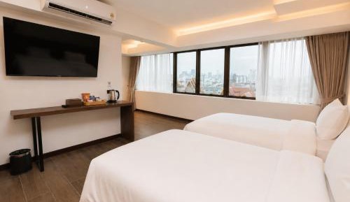 Suite with City View